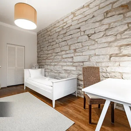 Elegant 2-bedroom In Kadriorg