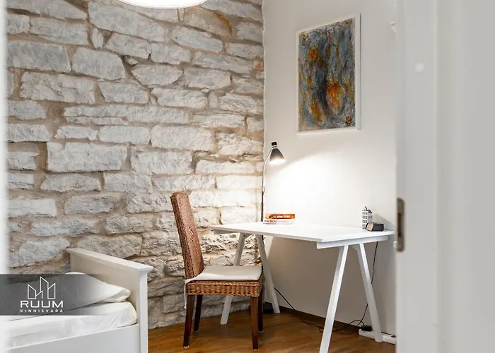 Elegant 2-bedroom In Kadriorg *