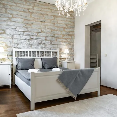 Elegant 2-bedroom In Kadriorg Апартаменты