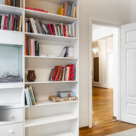 Elegant 2-bedroom In Kadriorg